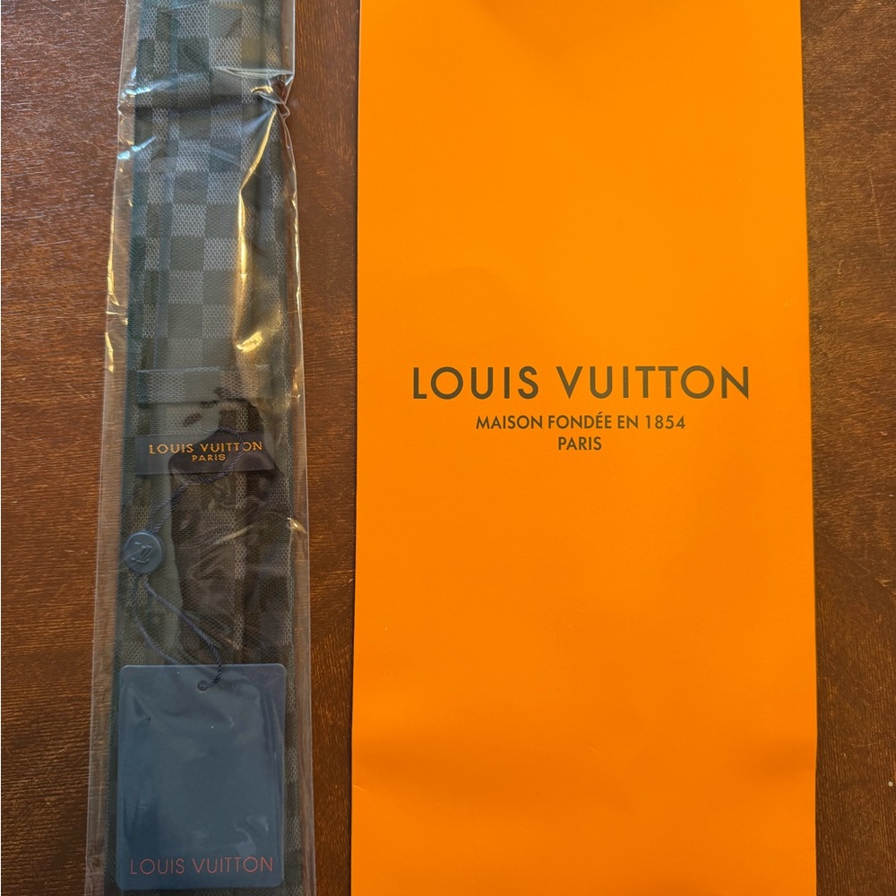 Louis Vuitton Tie - Picture 5 of 7